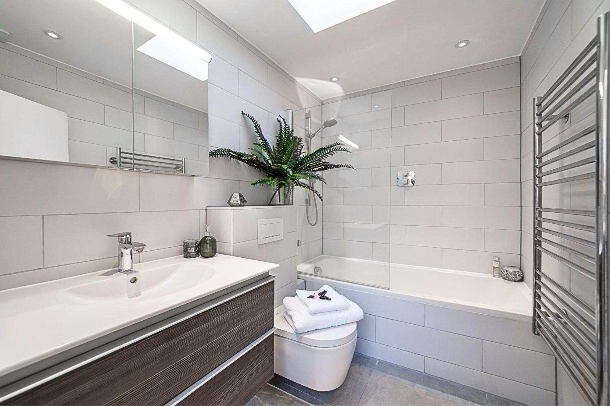Kensington Oasis Central London 2Br Private House - Near Harrods, Kensington Palace, And Other London Attractions Exterior photo